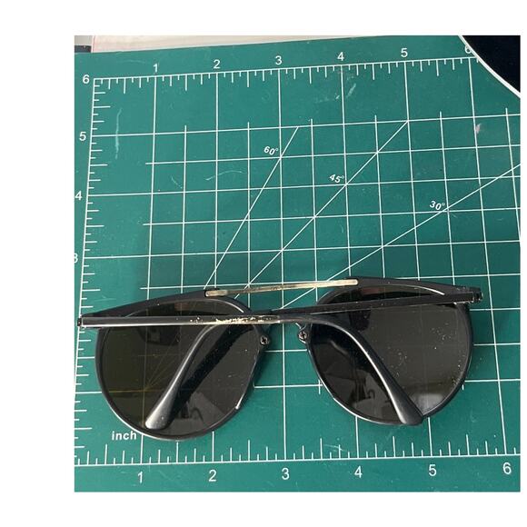 Eagle Eyes Sunglasses w/ US Optics in Original Silver-Tone Logo Case - Picture 9 of 9